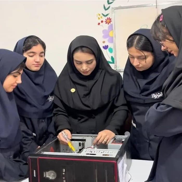 آموزش تخصصی و عملی بخش سخت افزار 