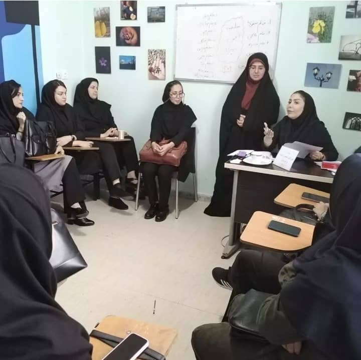 جلسه شورای دبیران هنرستان نقش و نگار