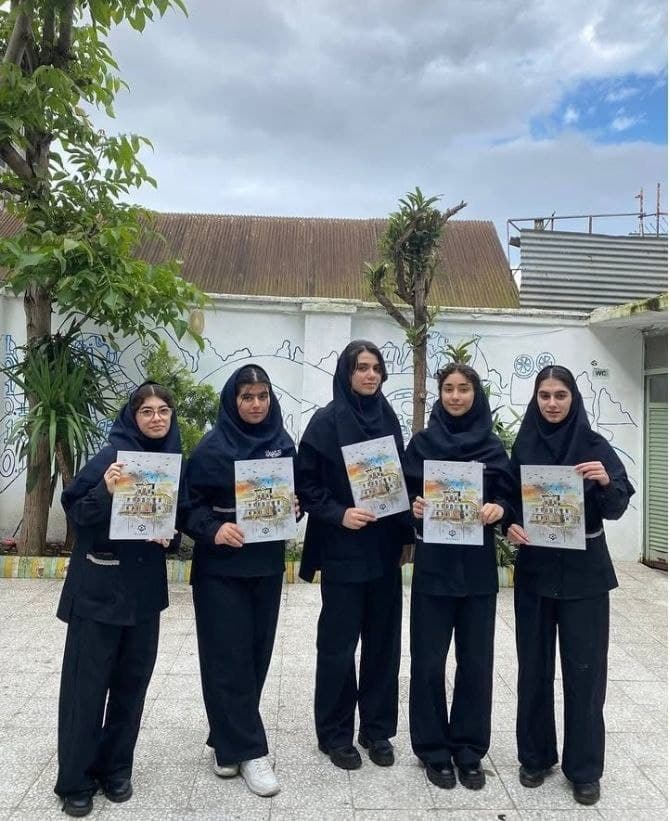 حضور دانش آموزان در کارگاه نقاشی نقش طوفان