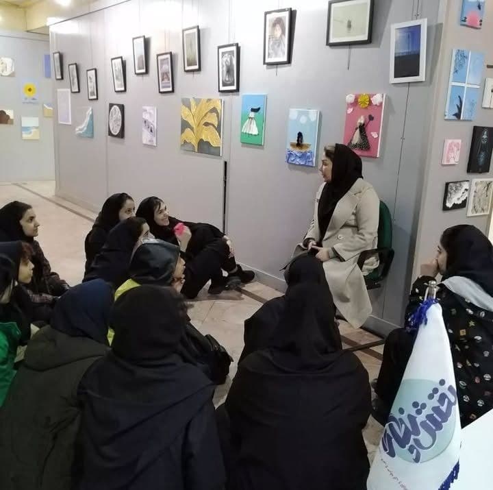 نمایشگاه آثار دستی و تجسمی هنرجویان نقش و نگار