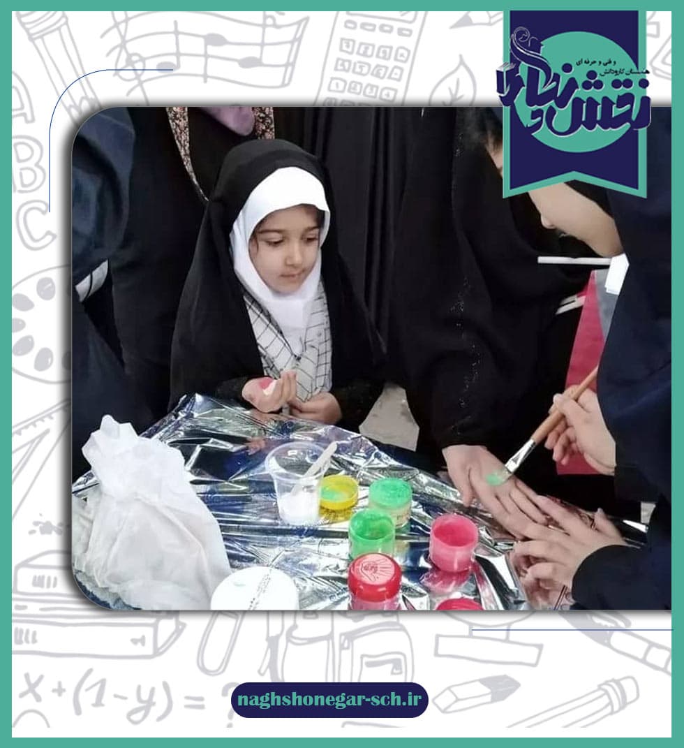 حضور دانش آموزان هنرستان نقش و نگار در مراسم 13 آبان روز دانش آموز، اداره کل آموزش و پرورش