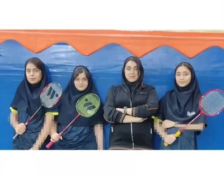 راهیابی دانش آموزان هنرستان نقش و نگار به مسابقات استانی بدمینتون